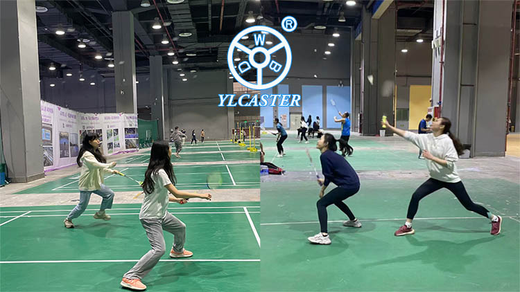 Wir haben ein Badmintonspiel nach der Arbeit – YLCaster